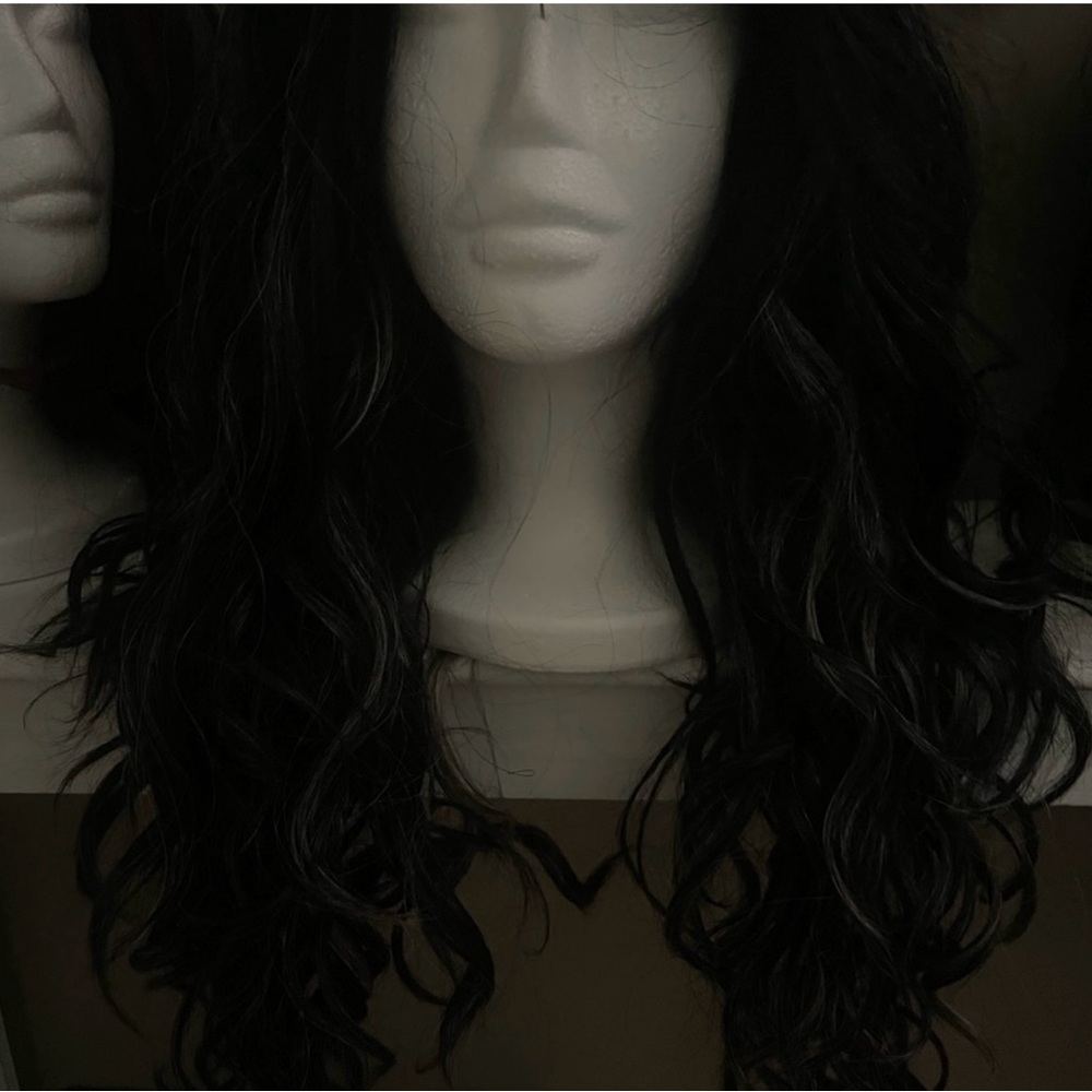 Wig - Picture 4 of 6